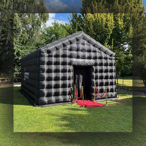 Aufblasbarer Club im Garten mit VIP-Paket