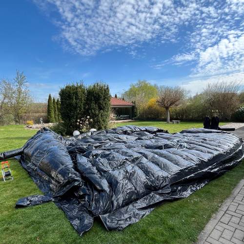 Aufblasen einer Pop Up Disco in Braunschweig