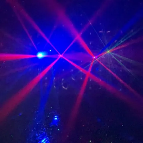 Lichttechnik mit 2x Partylichtstativen in Pop Up Club | wasserfest