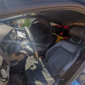 Transport Pop Up Box + Partypaket light im Kleinwagen | Fahrerseite