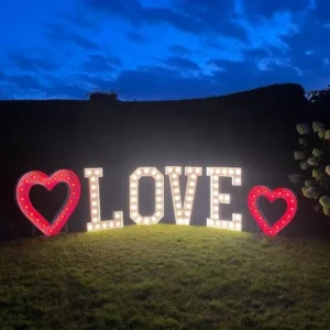 XXL LOVE & Herzen im Garten mieten bei Eventfuchs Reinecke